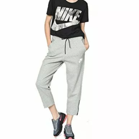 NEW Nike crop sweatpants! - Picture 4 of 13